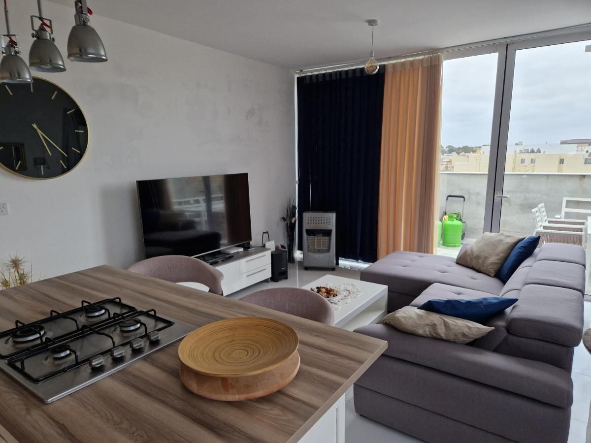 Town Pent House Apartment Luqa Bagian luar foto