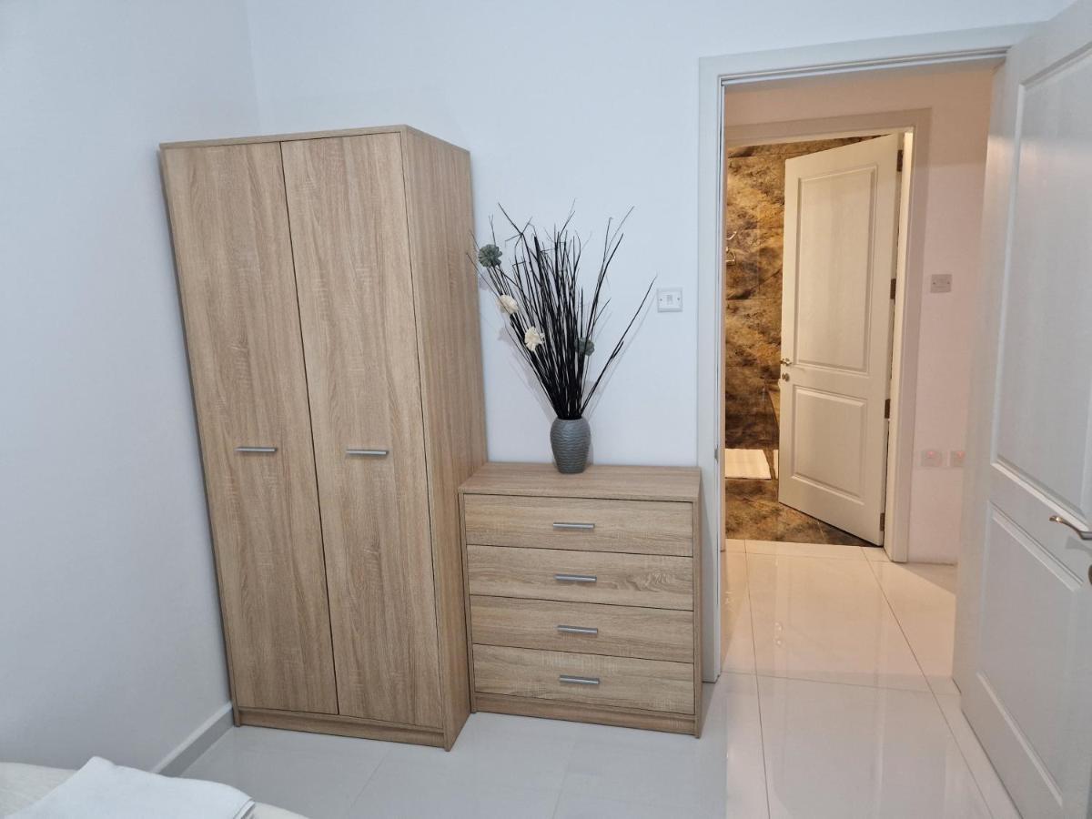 Town Pent House Apartment Luqa Bagian luar foto